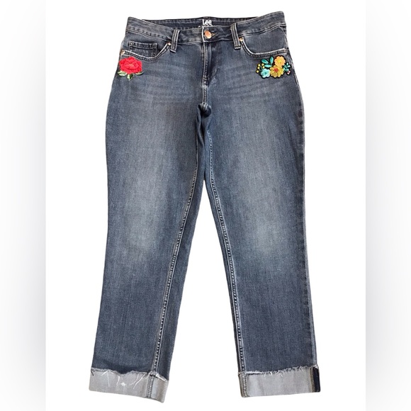 Denim - Riders by Lee Women’s Fray Cuff 6 Medium Capri Jeans Embroidered Patches